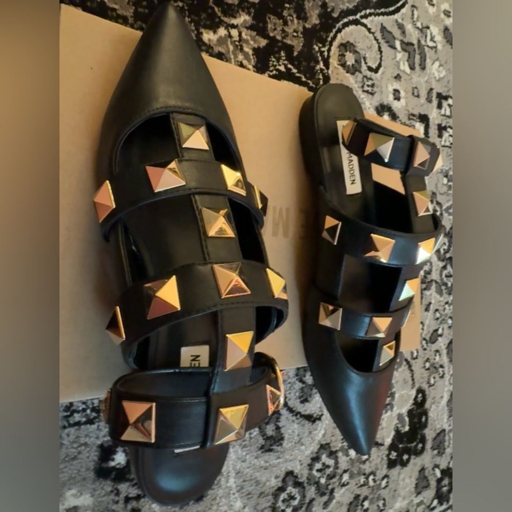 Steve Madden “Florencia” black & gold studded pointy slingback flats - size 8